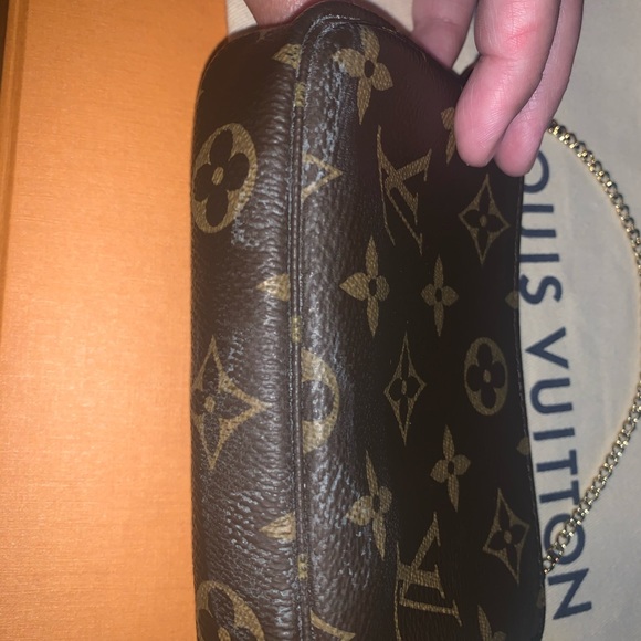 Authentic LOUIS VUITTON Monogram Mini Pochette Bag - Picture 6 of 10